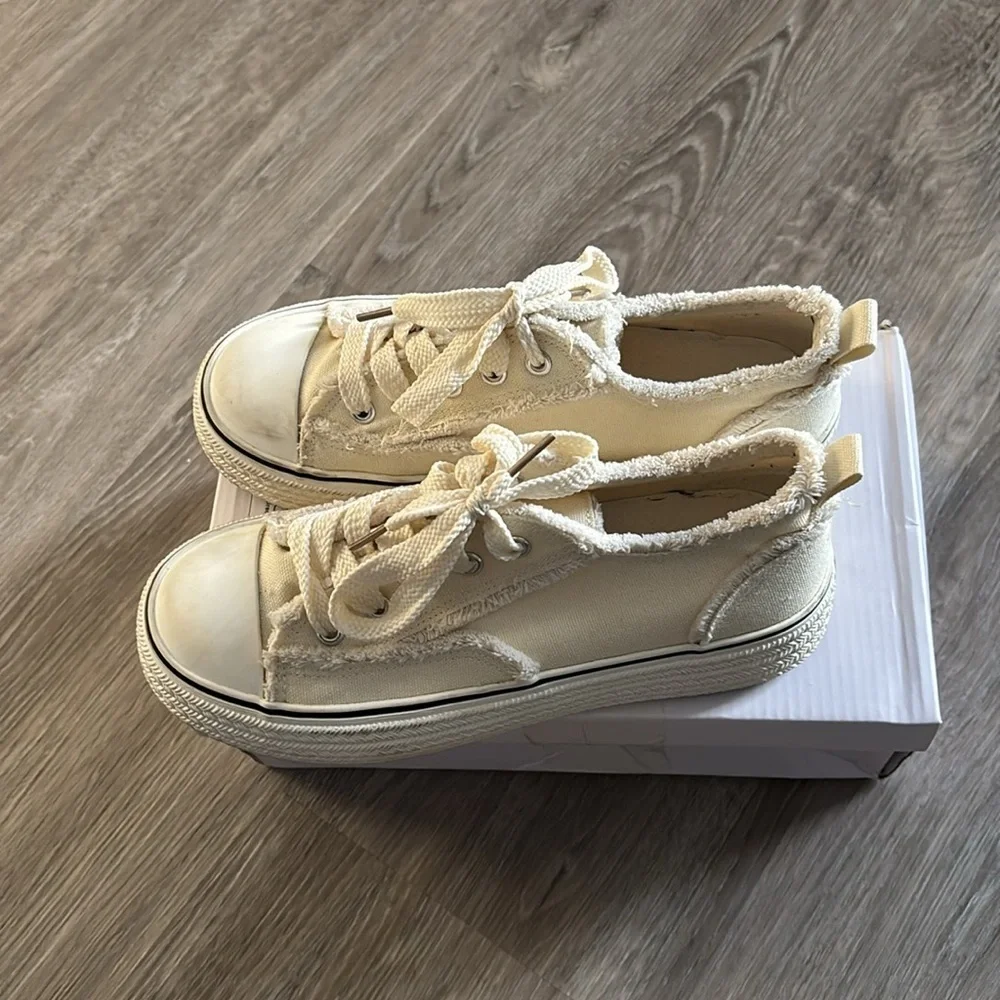 🎉Women's Cream Canvas Sneakers - Picture 3 of 6